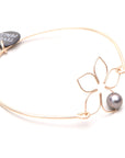jonc, bangle, bracelet, perle noire, perles de tahiti, bijoux, perles, polynesie, tahiti, tevei perle, fleurs, tipanier